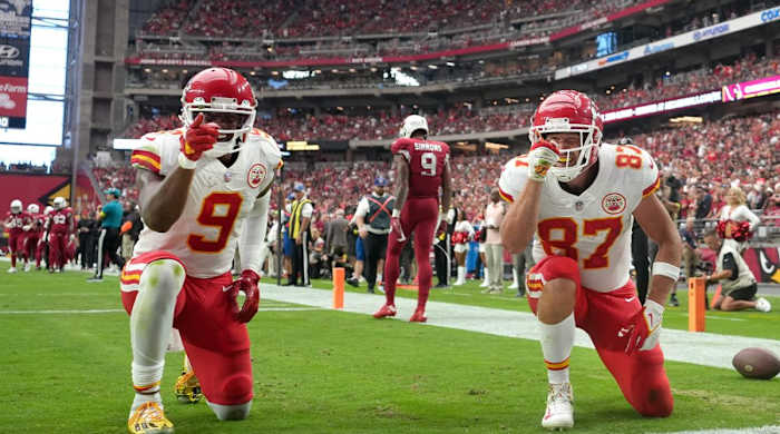 Sep 11, 2022; Glendale, Arizona, United States; Kansas City Chiefs tight end Travis Kelce (87) celebrates his touchdown with teammate JuJu Smith-Schuster (9) against the Arizona Cardinals at State Farm Stadium.